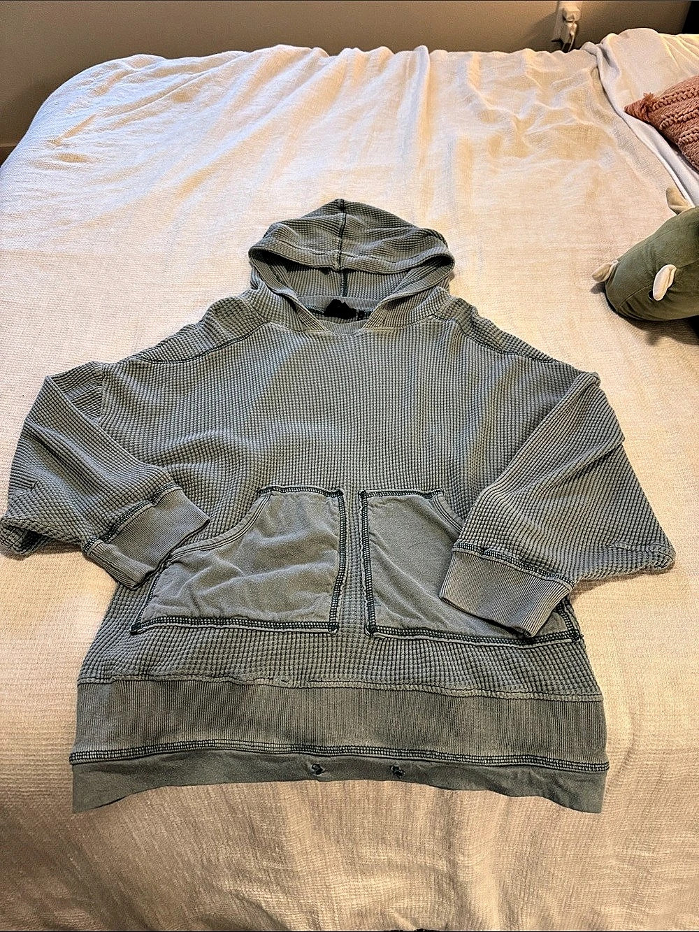 Urban Outfitters Green Checkered Hoodie Size Medium - Picture 1 of 3
